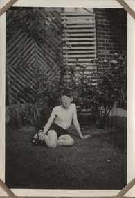 Photograph - Fred Nicholson at 11 Dunstan Parade, 1940s