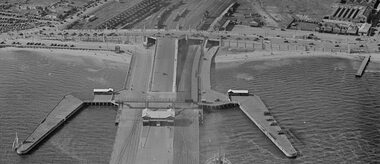Photograph - Station Pier and surrounds c1940