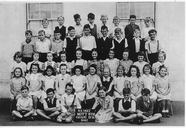 Photograph - Nott Street School Grade 4b 1947