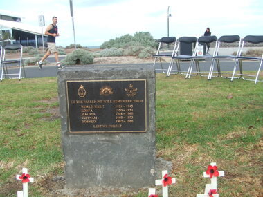 Photograph - Anzac Day 2010, 25 Apr 2010