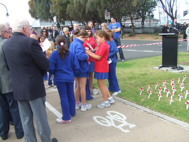 Photograph - Anzac Day 2010, 25 Apr 2010