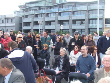 Photograph - Anzac Day 2010, 25 Apr 2010