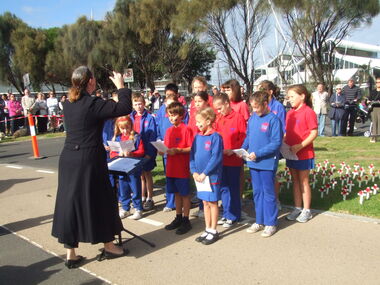 Photograph - Port Melbourne Primary School Choir, Anzac Day 2010, 25 Apr 2010
