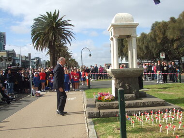 Photograph - Frank O'Connor Wreath Laying, Anzac Day 2010, 25 Apr 2010