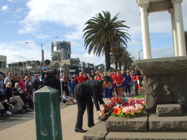 Photograph - Wreath Laying, Anzac Day 2010, 25 Apr 2010