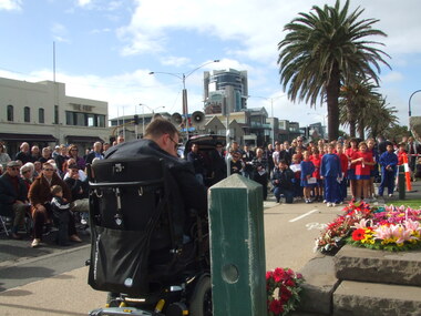 Photograph - Wreath Laying, Anzac Day 2010, 25 Apr 2010