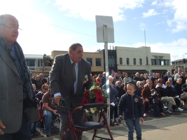 Photograph - Wreath Laying, Anzac Day 2010, 25 Apr 2010
