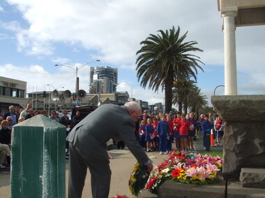 Photograph - Wreath Laying, Anzac Day 2010, 25 Apr 2010