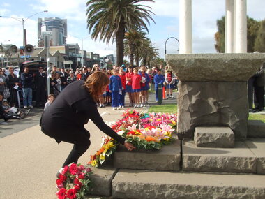 Photograph - Wreath Laying, Anzac Day 2010, 25 Apr 2010