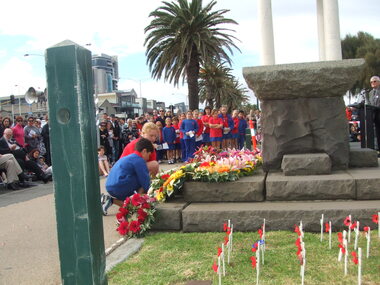 Photograph - Port Melbourne Primary School Wreath Laying, Anzac Day 2010, 25 Apr 2010