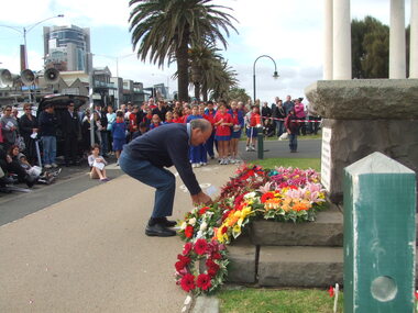 Photograph - Wreath Laying, Anzac Day 2010, 25 Apr 2010