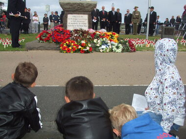 Photograph - Port Melbourne War Memorial, Anzac Day 2010, 25 Apr 2010