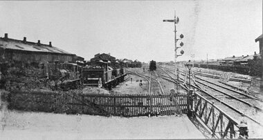 Photograph - Graham St Railway Gates, Port Melbourne, 1915