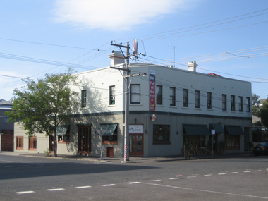 Photograph - Albion Hotel diagonally from across Evans Street, David Thompson, 2007