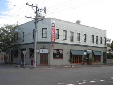Photograph - Albion Hotel from across Evans Street, David Thompson, 2007
