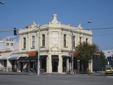 Photograph - Madonna's Restaurant, Port Melbourne, David Thompson, c2006