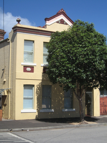 Photograph - former Locomotive Hotel, Port Melbourne, David Thompson, c2006