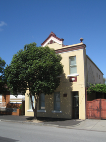 Photograph - former Locomotive Hotel, Port Melbourne, David Thompson, c2006