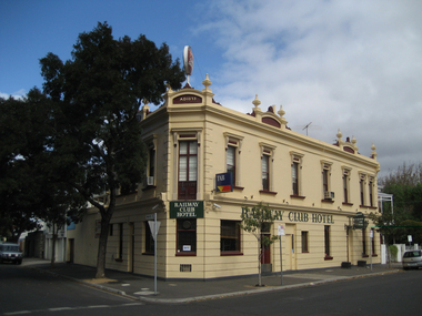 Photograph - Railway Club Hotel, Port Melbourne, David Thompson, c2006