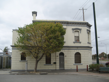 Photograph - former St Osyth Hotel, Port Melbourne, David Thompson, c2006