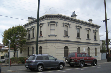 Photograph - former St Osyth Hotel, Port Melbourne, David Thompson, c2006