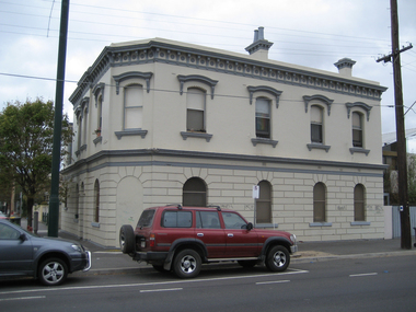 Photograph - former St Osyth Hotel, Port Melbourne, David Thompson, c2006