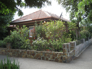 Photograph - 94 Raglan Street, Port Melbourne, David Thompson, c2007