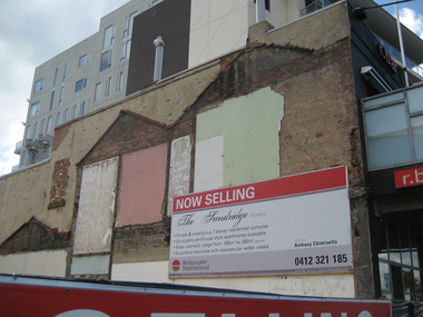 Photograph - Demolition of Sandridge Hotel, Port Melbourne, David Thompson, 2007