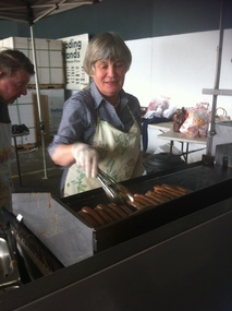 Photograph - Suzy MILBURN, Bunnings Sausage Sizzle, Ann Gibson, 19 Sep 2015