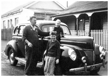 Photograph - Sam, Ray & Jenny Schink outside family home in Heath Street Port Melbourne, 1961