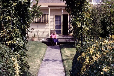 Photograph - At Home in Port, Lois DALEY, Robyn Clinch, 16 Mar 2002