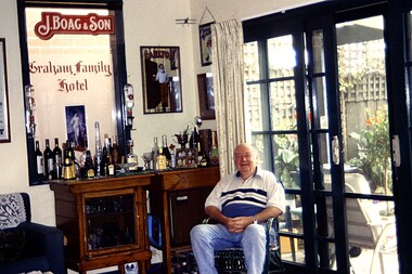 Photograph - At Home in Port, Ted McCARTHY, Robyn Clinch, 14 Mar 2002