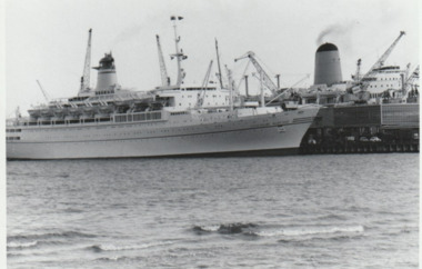 Photograph - Immigrant and passenger ships at Station Pier and Princes Pier, Port Melbourne. G Marconi, Ron Laing, 1960s