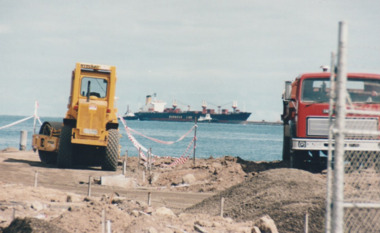 Photograph - Shipping using Webb Dock, Williamstown and various River Yarra berths, Ron Laing, 1986 - 1999