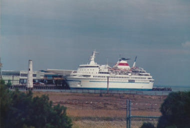Photograph - Various cruise ships at Station Pier, Port Melbourne. Azerbadzhan, Ron Laing, 1986 - 1999