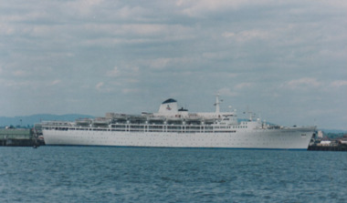 Photograph - Various cruise ships at Station Pier, Port Melbourne. Fairstar, Ron Laing, 1986 - 1999