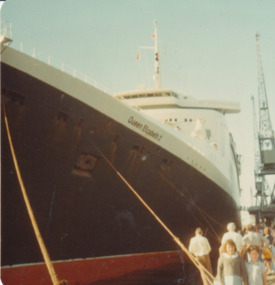 Photograph - Various cruise ships at Station Pier, Port Melbourne. Queen Elizabeth11, Ron Laing, 1986 - 1999