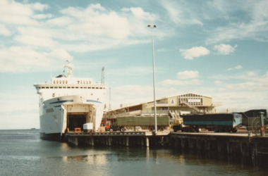 Photograph - Various ferries working from Station Pier, Port Melbourne. Abel Tasman, Ron Laing, 1986 - 1999