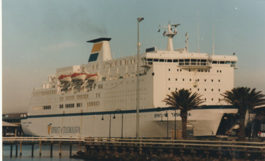 Photograph - Various ferries working from Station Pier, Port Melbourne. Spirit of Tasmania, Ron Laing, 1986 - 1999