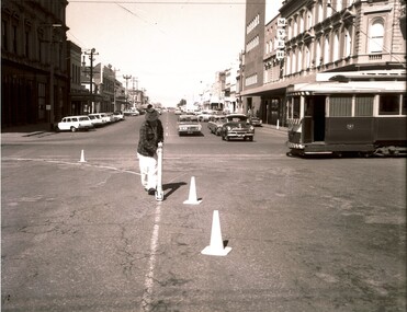 Armstrong St line marking