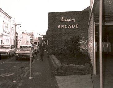 Shopping Arcade, Bath Lane