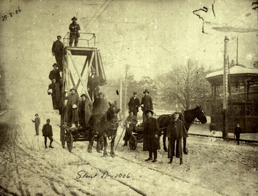 Electric Supply Co workers in Sturt St opposite Bandstand Ballarat circa 1906