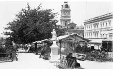 Shoppee square: Sturt St summer canopies Ballarat