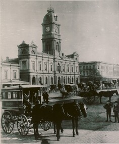 Horse cab in front of Town Hall