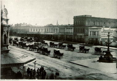 Horse cabs in Sturt St