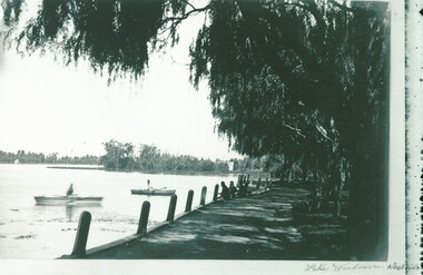 Lake Wendouree west side