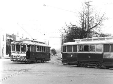 Trams at cnr Sturt & Drummond Sts Sth side