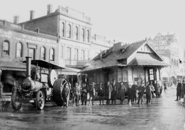 Removal of tram shelter from Sturt st 1933