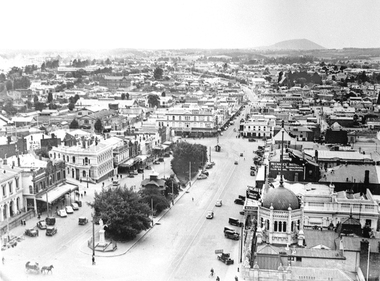 Looking down Sturt St from Town Hall