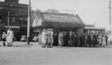 Waiting for tram Lower Sturt St 1938